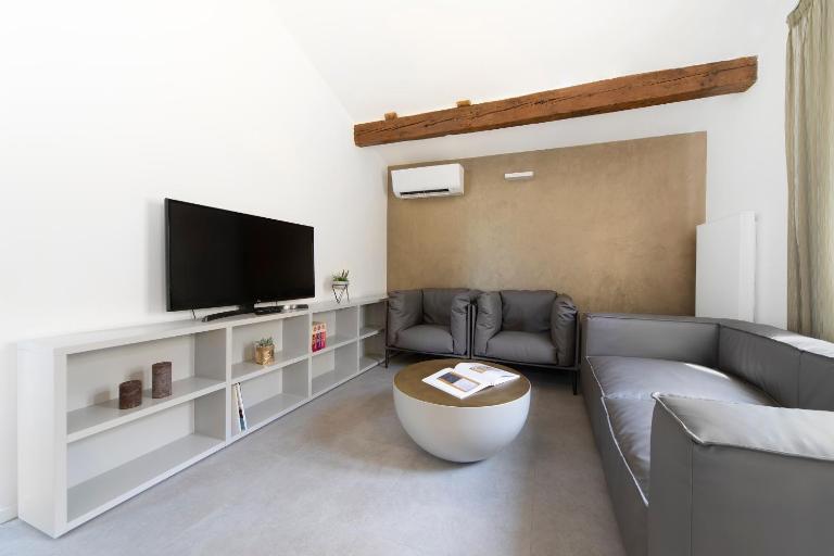UR-NEST Indipendenza - B&B Bologna