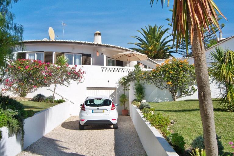 Casa Catryn - Bed and Breakfast Senhora da Luz