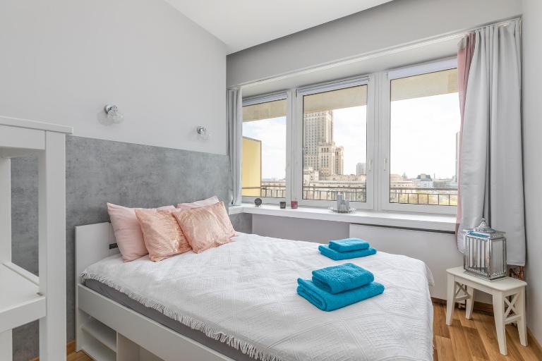 Apartament Świętokrzyska by Your Freedom - Chambres d'hôtes Varsovie