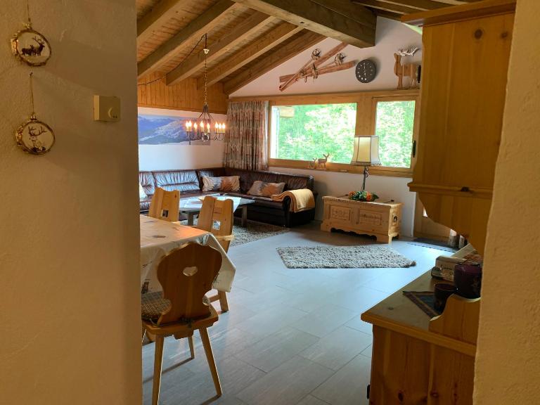 Ferienwohnung Laax mit Traumblick, großem Balkon und Terrasse - Bed and Breakfast Laax