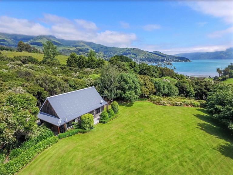 Tranquil Family Retreat - B&B Akaroa