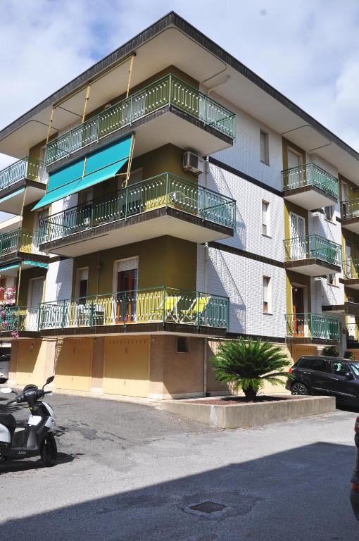 Viale Repubblica 329 1 - Ferienwohnung Pietra Ligure