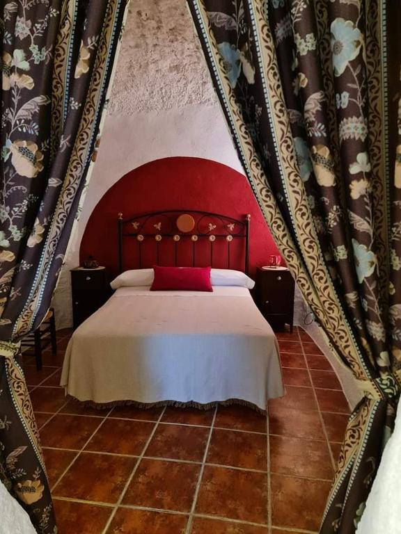 Casa Rural Cueva El Sauce - B&B Pegalajar