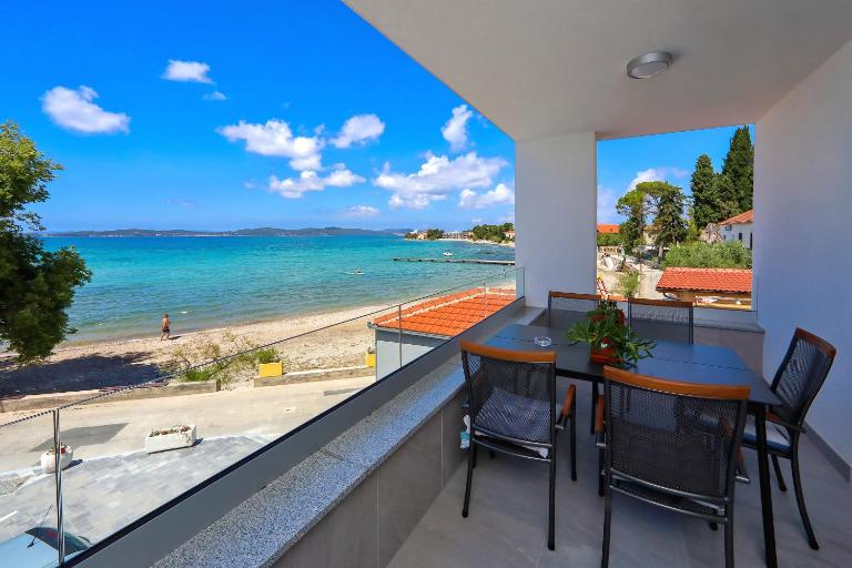 Apartmani Marina s pogledom, Sukošan - B&B Sukošan