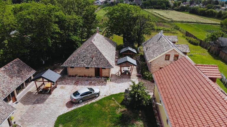 Sobe Kod Baje - Baranjska Kuća - B&B Karanac