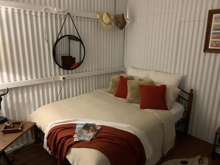 Evanston Station - B&B Ilfracombe