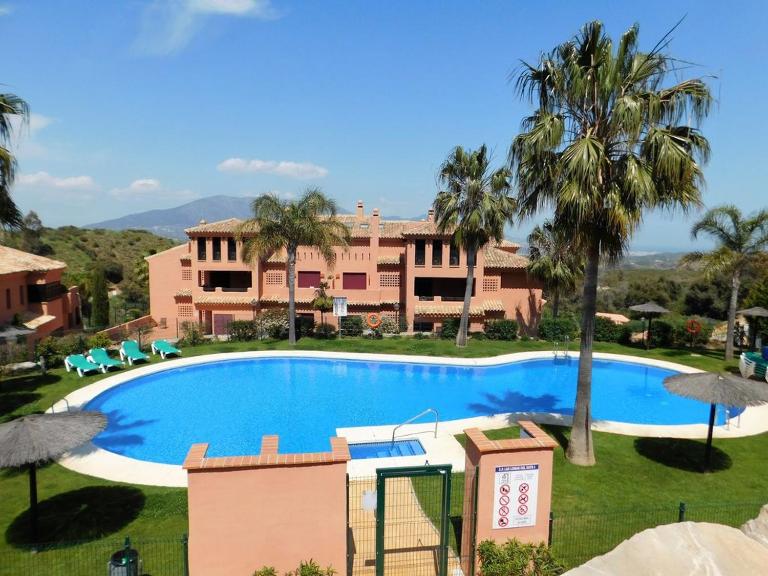 El Soto de Marbella Onsite Golf-Tennis-Padel-Gym 2 Bedroom Penthouse - Ferienwohnung La Mairena