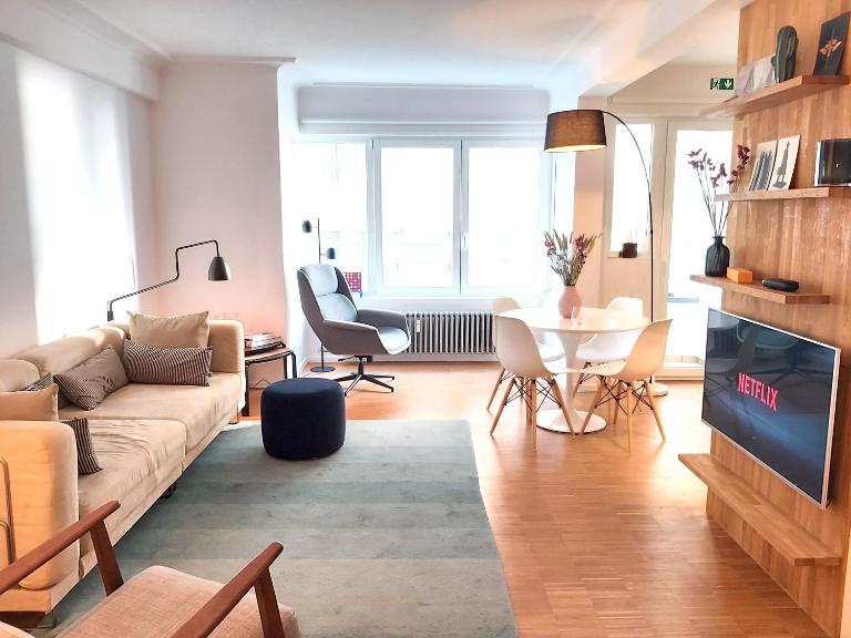 Bright and stylish apartment next to the sea! - Chambres d'hôtes Ostende