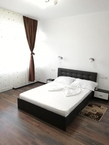 Red House - B&B Orşova