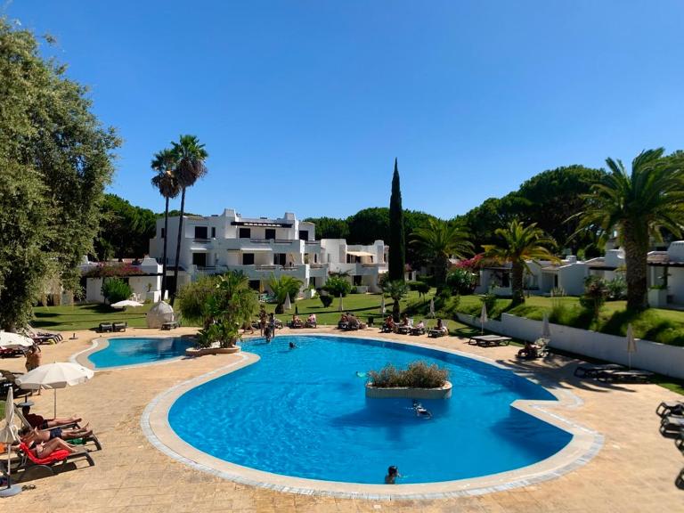 Casa da Balaia - sol, praia, piscina, golf e ténis - B&B Albufeira