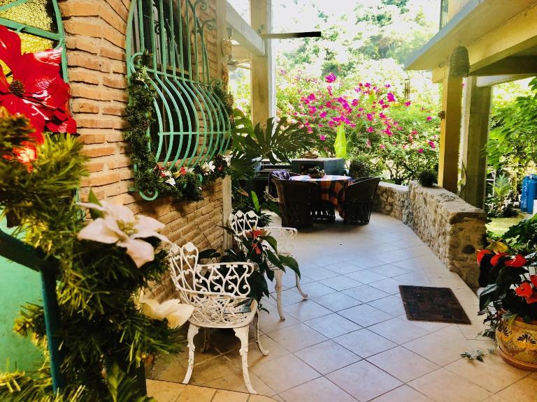 Casa Cereza Apartments - B&B Puerto Vallarta