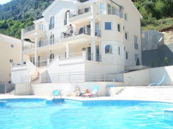 Wonderful 2 bedroom With Beautiful Views apartments in Kotor Vista - B&B Cattaro