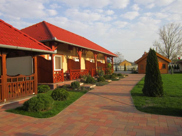 Cserkeszőlőszállások-Hőforrásszállások - B&B Cserkeszőlő