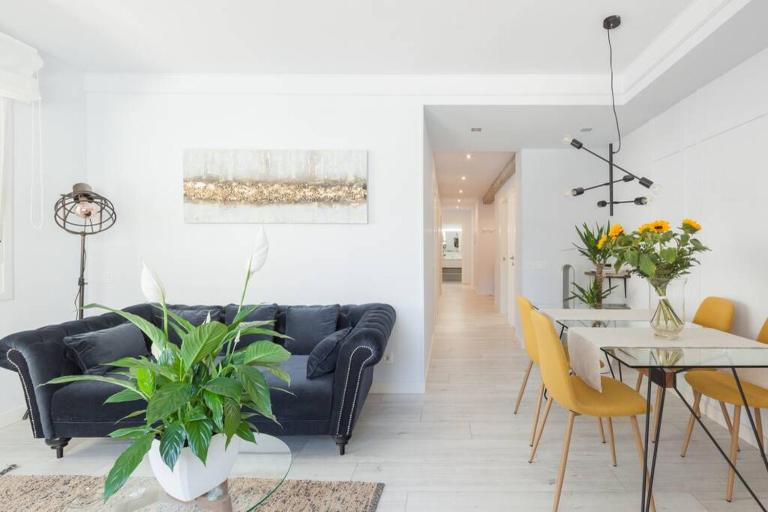 NEW Gorgeous Central Apartment - Beachfront - 3 BD - Bed and Breakfast San Sebastian
