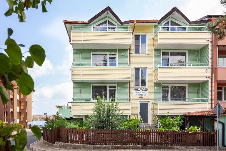 Guesthouse Sunny Dream - B&B Tsarevo