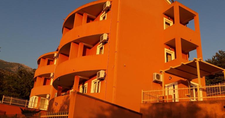 Apartments Danilo Kažanegra - B&B Sveti Stefan