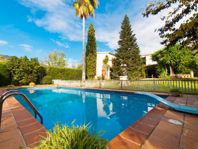 Villa Tramontana de Lloseta, piscina y vista montaña - B&B Lloseta