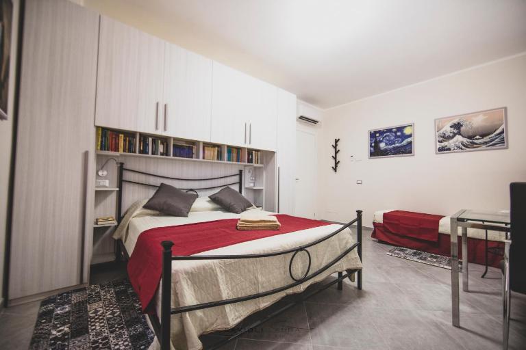 ART & BOOKS bed and breakfast - B&B Mantua