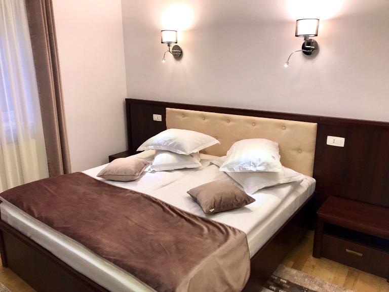 Casa Pino - Bed and Breakfast Braşov