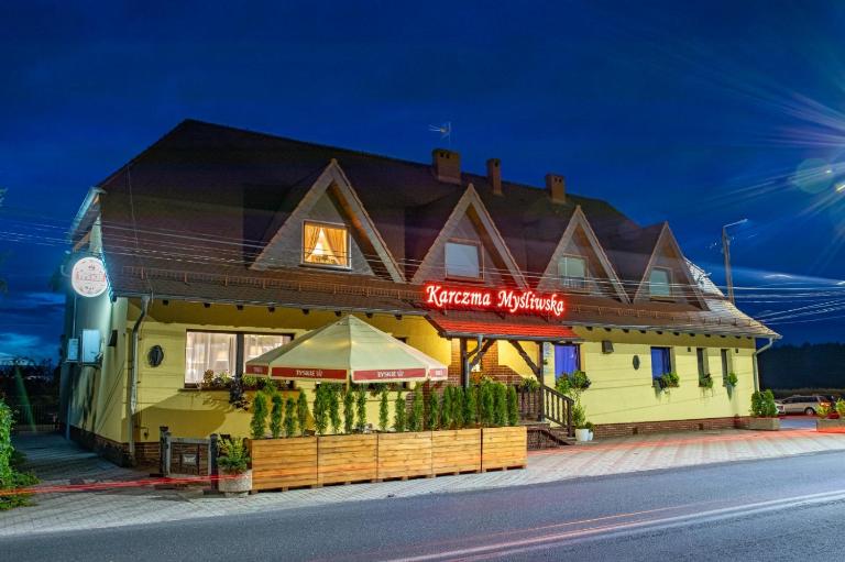 KARCZMA MYŚLIWSKA - Chambres d'hôtes Szumirad