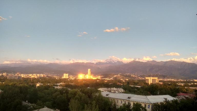 "Картина горных вершин" Квартира- "Mountain view" Apartment - B&B Almatý