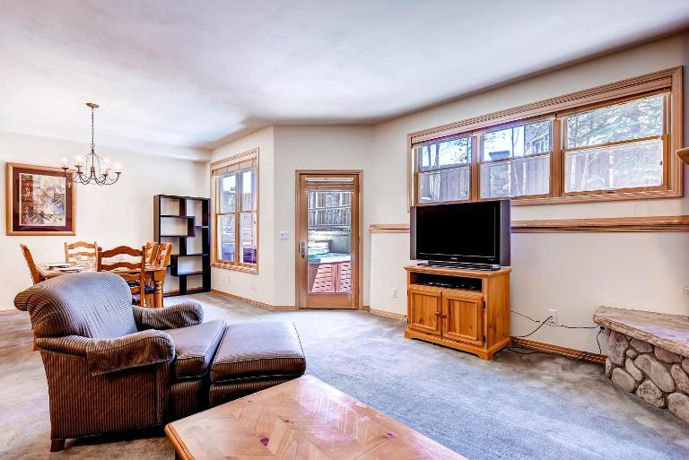 Corral at Breckenridge #103E - Private Hot Tub - Close to Town - B&B Breckenridge