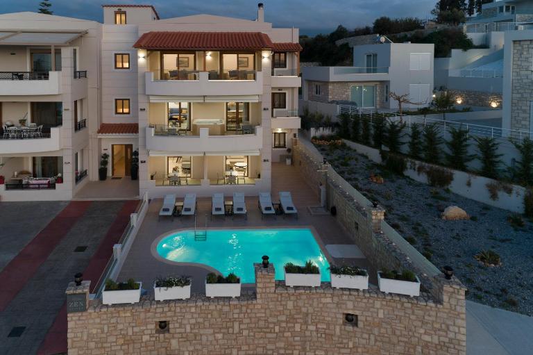 Zen Luxury Complex, Pool & Jacuzzi near Rethymno - B&B Magnisia