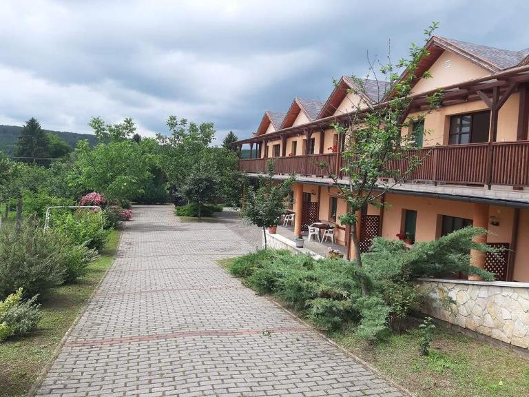 Bianka Apartmanház - B&B Bogács