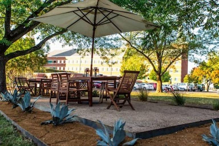 1700 South 2nd - B&B Waco