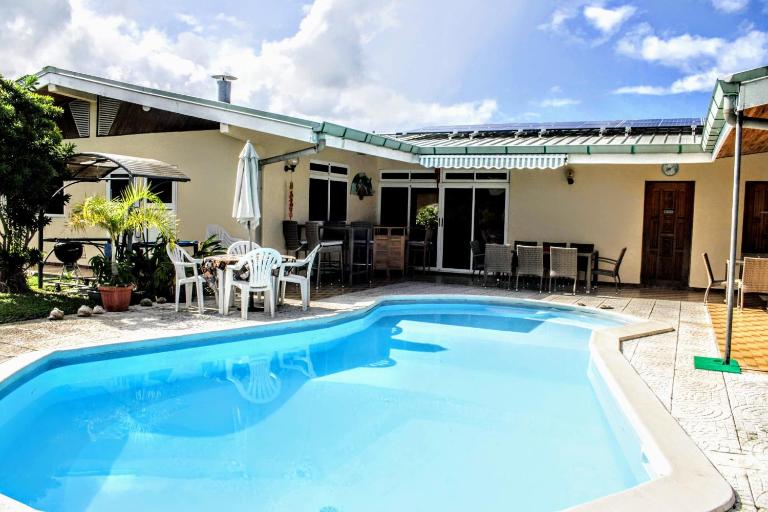 TAHITI - Sanny's Place Family Room & Poo - B&B Punaauia