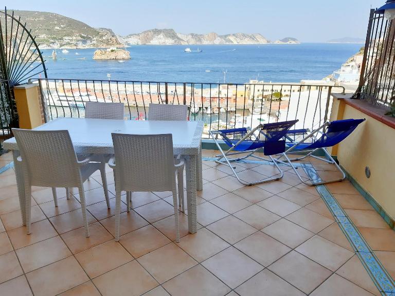 Maridea - Il Porto - B&B Ponza