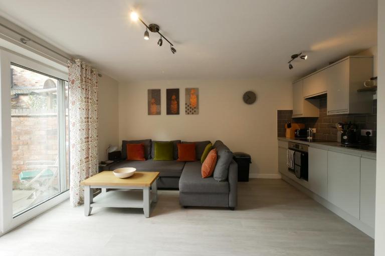 Crewe Short Lets 8 Victoria Court, Crewe - B&B Crewe