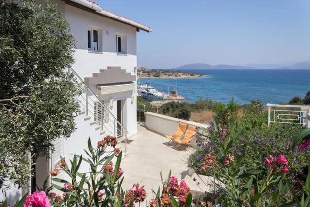 Bougainvilla Ground floor - Bed and Breakfast Çeşme
