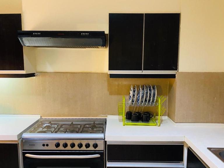 Royal Service Apartments Gulberg - B&B Lahore