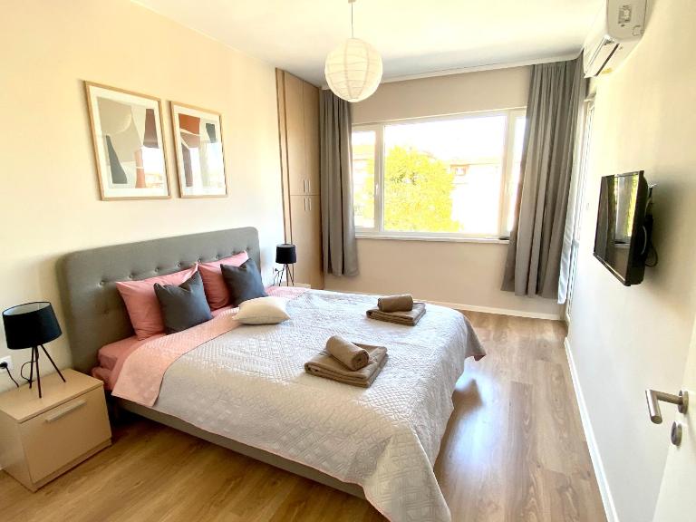 Top Centre Zara Apartment for 6 Guests on Main Street - Chambres d'hôtes Stara Zagora