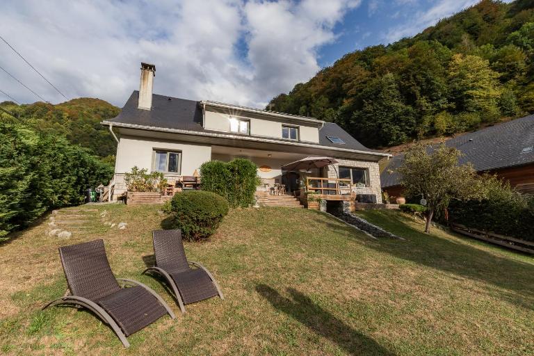 Grand Yatou - 8 pers, RDC, tout confort - Parking, jardin & Wifi - Chambres d'hôtes Cauterets