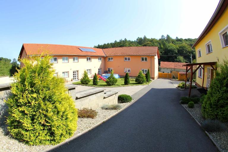 Černý Kocour Apart hotel - B&B Šarovy