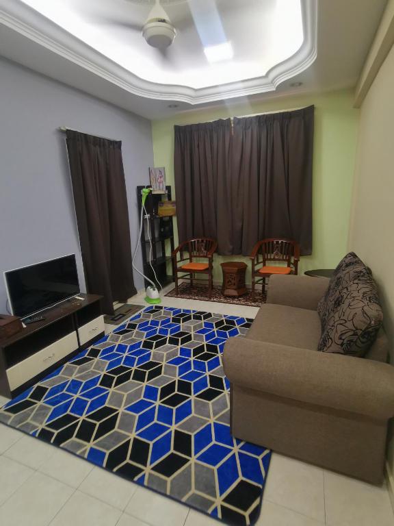 Cikgu Azue Homestay with lift 1floor security gate - Ferienwohnung Ampang