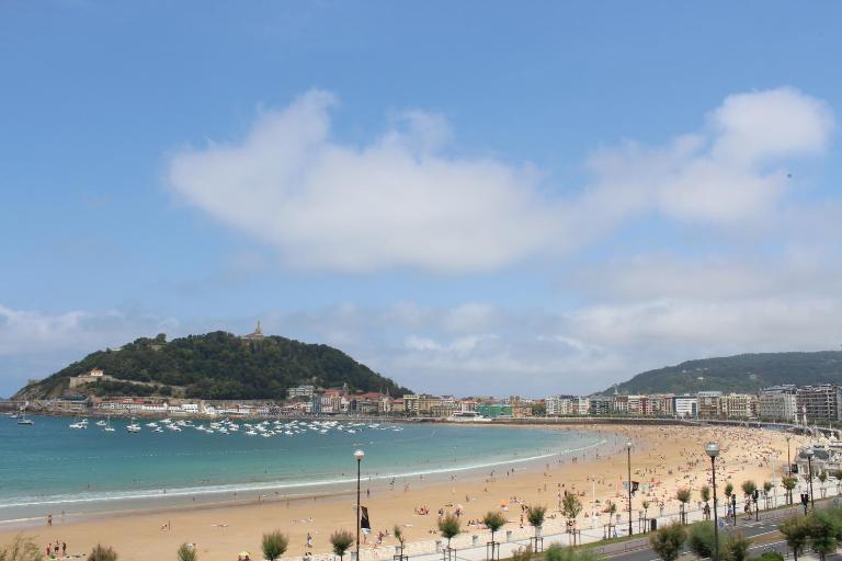 SEAFRONT LUXURY STUDIO - by www,SanSebastianApartments,es - Ferienwohnung Donostia / San Sebastián