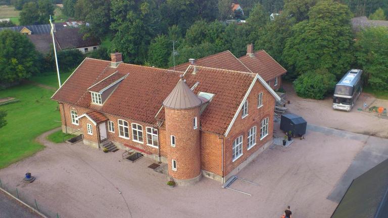 Own apartment in village school from 1886 with private entrance - B&B Kristianstad