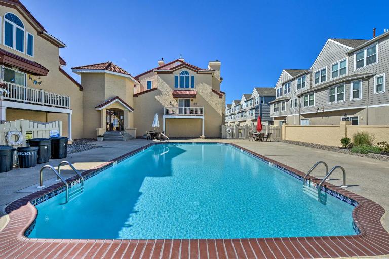 Townhome w/ Balcony < 1 Mi to Wildwood Crest BCH! - B&B Wildwood Crest