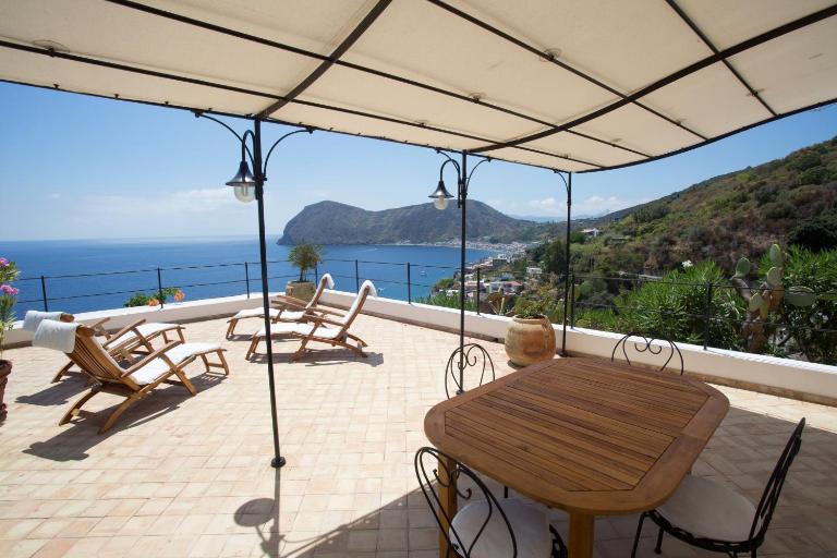 Charming House in Lipari with Sea View - Ferienwohnung Lipari