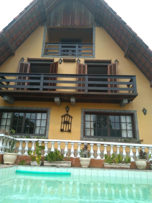 Casa com Piscina e Churrasqueira Perto da CBF, Feirarte, Parque Nacional - B&B Teresópolis