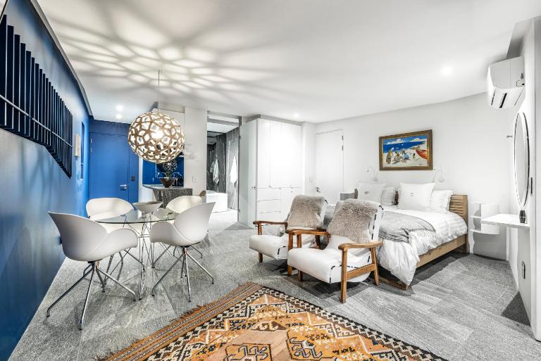 17 Marine, Designer SOLAR powered Apt - B&B Hermanus