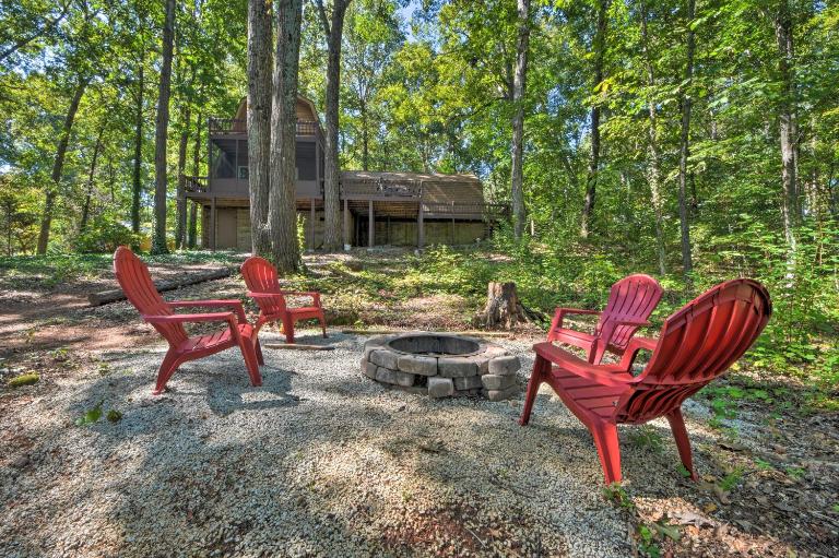 Lake Hartwell Home w/ Dock < 10 Miles to Clemson! - B&B Seneca