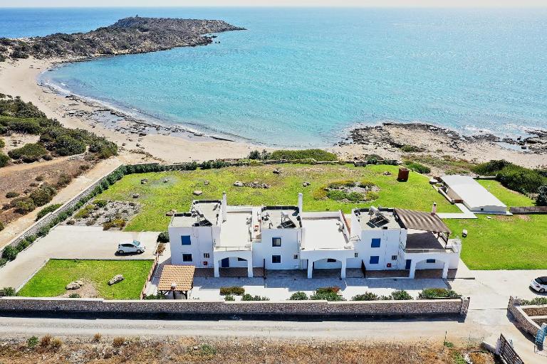 Nerida Beachfront Villas - B&B Plimmiri