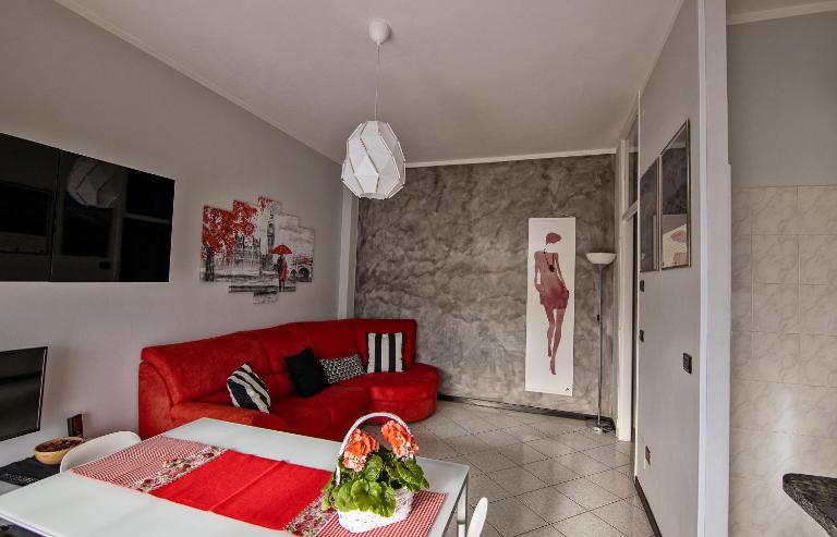Appartamento nel cuore di Arona - box privato - Ferienwohnung Arona