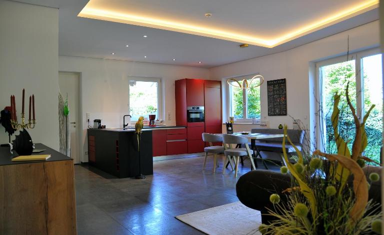 Ruhige Ferienwohnung mit Garten und Garage in Privatvilla - Ferienwohnung Marling