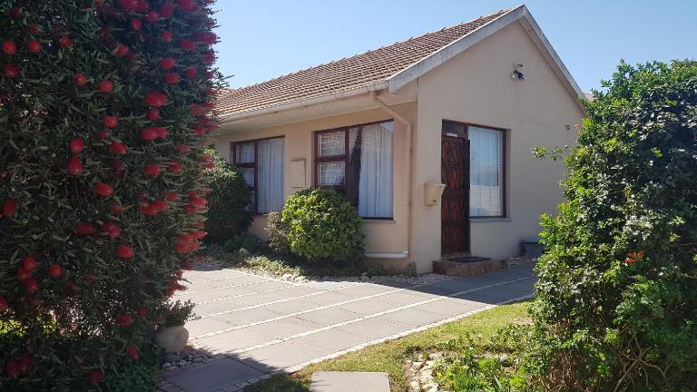 Apollo Self Catering - B&B Vredenburg