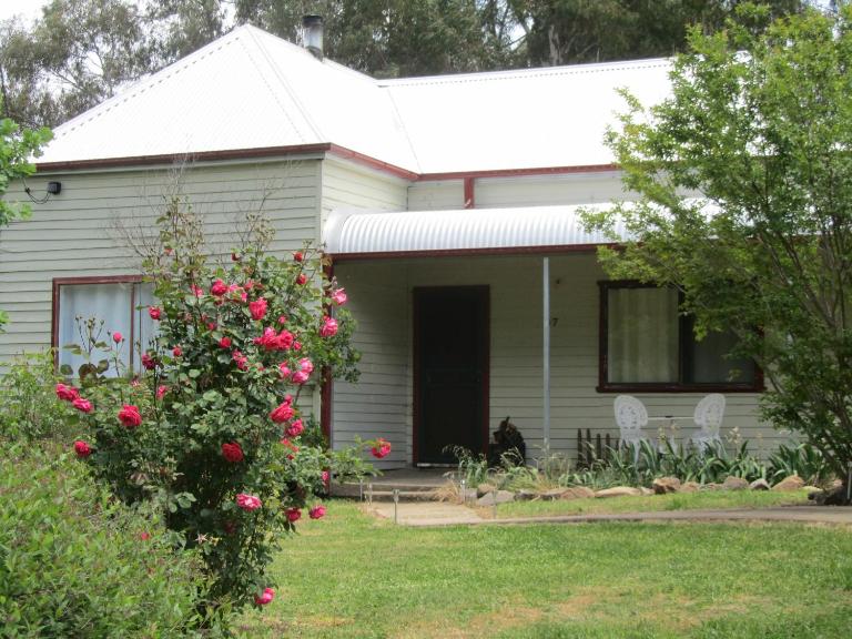 Acacia Cottage - B&B Tumbarumba